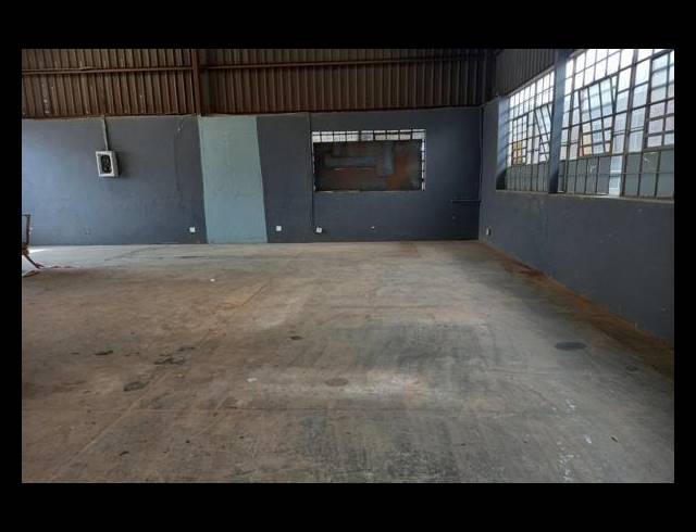 452M² WAREHOUSE TO LET IN ANDERBOLT
